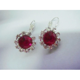 Wholesale Fashion 2009 Red Round Heart Diamond With Silver Diamonds Around Earring Design 99jl13