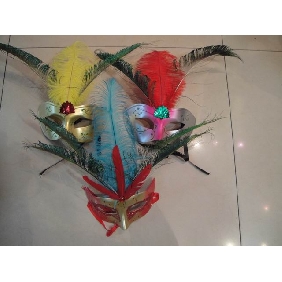 Wholesale Elaborate Venetian Mask With Attached Colored Feather For Mardi Gras Or Masquerade Style Event