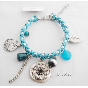 Wholesale Costume Fashion Jewelry Diffrerent Kinds Design Pretty Bracelet