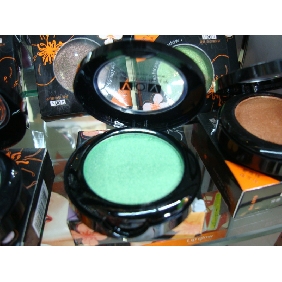 Wholesale more natural sparking and shining eye shadow make you outstanding