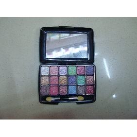 Wholesale eye shadow twelve colors Use at any time convenient to carry high quality