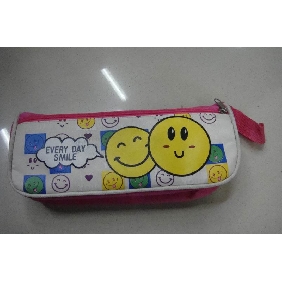 Wholesale Fashion Pencil Cases With Lovely Smile Face Style Can Arrtacted More Children