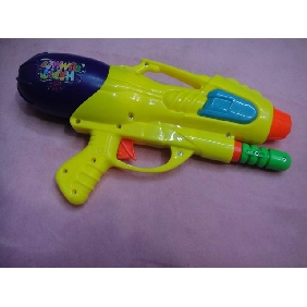 Wholesale yellow water squirt guns 5 inches pistol squirting toy gun