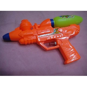 Wholesale fashionable red small water pistol squirt gun kids toy