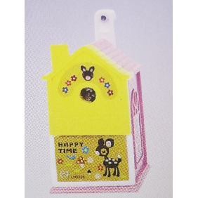 Wholesale Happy time fallow deer plastic pencil sharpener with yellow house design