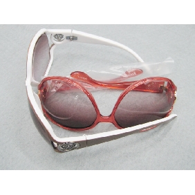 Wholesale Red plastic Women's sunglasses new graceful style fashion accessories