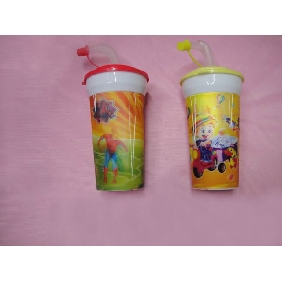 Hotselling Plastic Bottle Cup with a Cover