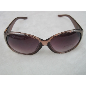 Wholesale Fashion Lady's Resin Lenses Plastic Frame Anti-scar Sunglasses 8918