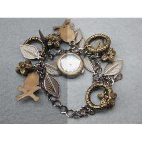 Wholesale 2010 Promotional newly design decorative classical nobler copper chain watch with leaves accessory
