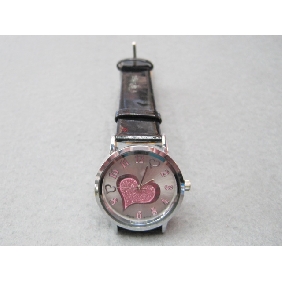 Wholesale 2010 Promotional newly design decorative heart pattern nobler lovers'electronic wrist watch with PU watchband
