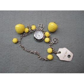 Wholesale 2010 Promotional newly design decorative nobler alloy chain ladies' electronic watch with accessory