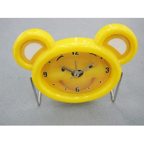 Wholesale 2010 Promotional newly design decorative cartoon bear shape vivid color plastic electronic clock