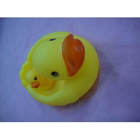 Wholesale Lovely Ornament Yellow Duck Mother And One Of Her baby