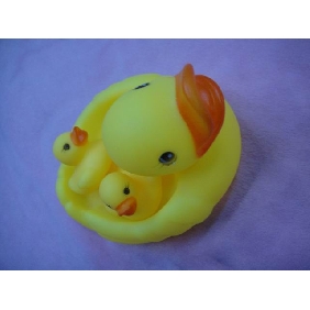 Wholesale Lovely Decoration Yellow Duck Mother And Two Of Her Babies