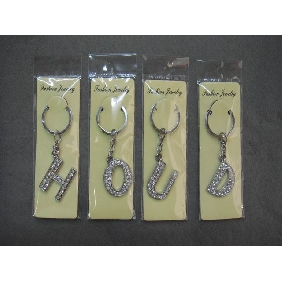 Wholesale Neutral Fashion Design of Letter Key Chain with Acrylic Diamond