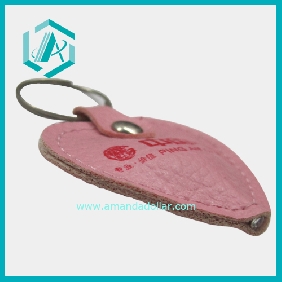 Wholesale Ladies stylish heart-shaped key chain, pink key ring