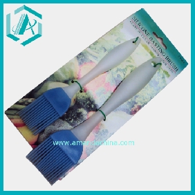 Wholesale 18.5*3.3*1cm 2pcs Silicone Brush Set With White Handle For Kitchen Use