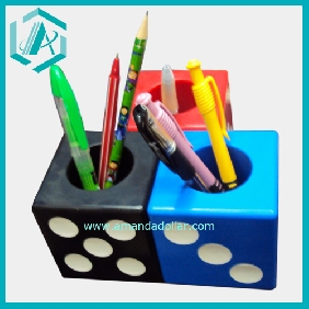 Wholesale Pen holder made in China mixed color Square dice 3"