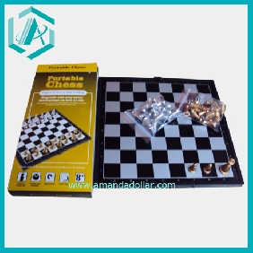 Wholesale 7.7" vintage plastic chess set made in China game white and golden