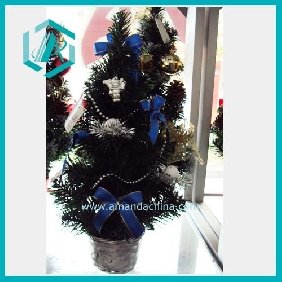 Wholesale New inter design green economical artificial Christmas tree with blue bowknot decoration