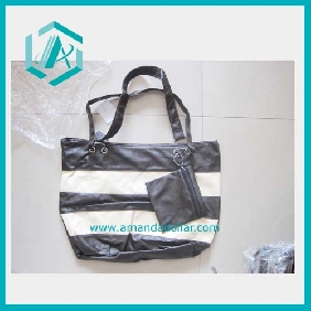 Wholesale Fashion Zebra Leather Buckle Women's Handbags With a Black Purse