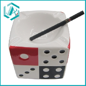 Wholesale VINTAGE LAS VEGAS "BIG"  COLOUR DICE CRAPS POTTERY ASHTRAY-CHINA