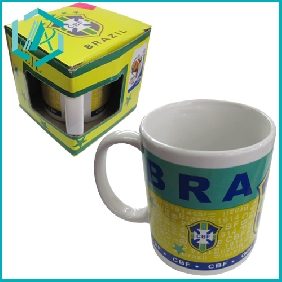 Wholesale 2010 Fashionable Ceramic Soccer Mug Printed with Words and Pictures