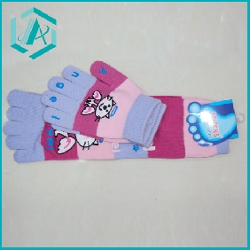 Wholesale Looking here to buy 2010 most fashion women's toe style socks with glove