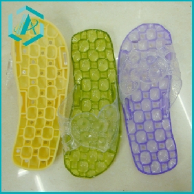 Wholesale Fashion plastic PVC massage slippers with new design nice colours