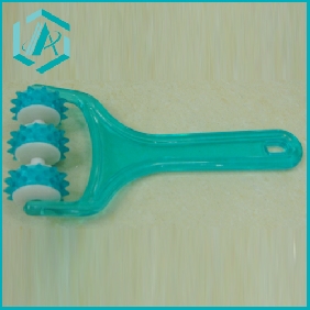 Wholesale 2010 fashion handle body plastic massager with battery and nice colours