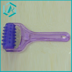 Wholesale 2010 fashion handle body plastic massager with battery and nice colours
