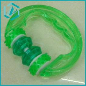 Wholesale Fashion handle body plastic massager with battery and nice colours