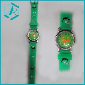 Popular Children's silcon cartoon green watch with dolls mixed packing
