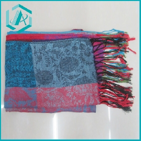 Wholesale 2010 most fashion Lady's fashion rayon scarf, very beautiful design