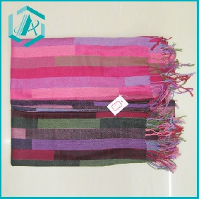 Wholesale Lady's fashion rayon scarf for autumn wearing, polular in market