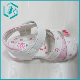 Wholesale kid's sandal for girls, beautiful white color with small flowers, size from 20-25