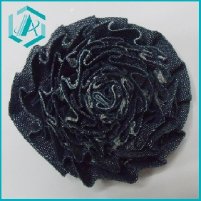 Fashionable jeans wrinkle black brooch