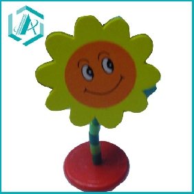2011 newest wooden push up toys of smiling flowers, very beautiful models