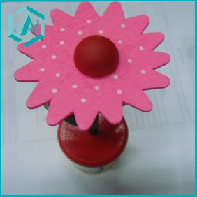 2011 newest wooden push up toys of flower style for home decoration