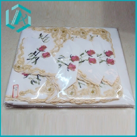 Wholesale embroidery golden lace with two red flowers white table cloth