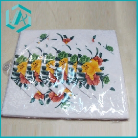 Wholesale flower pattern white cloth big golden flower with leaves table cloth