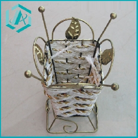 Wholesale Exquisite craftsmanship iron flower baskets gift baskets