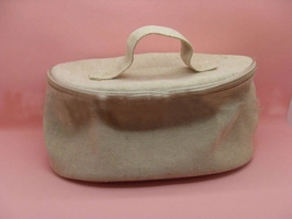 Wholesale Beautiful ladies' cosmetic bag made of PVC material