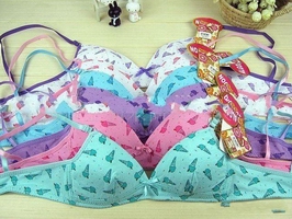 Wholesale summer green cute Cotton anti-bacterial in-stock items adult padded sport bra