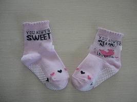 Wholesale sporty and softy to wear anti-slip socks lovely for girls