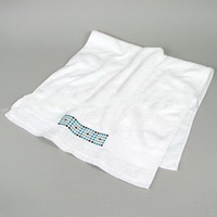 Wholesale white 100%cotton Square embroidery towel