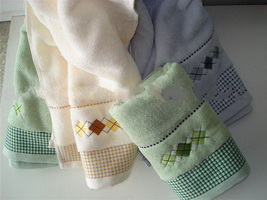 Wholesale high grade 100% cotton rectangle Embroidered hand towel for adults