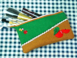 Wholesale Strawberry decoration country style DIY product makeup bag