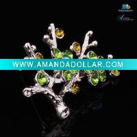 Top rhinestone brooch