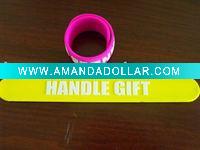 Wholesale lovely embossed logo silicone clap bracelet
